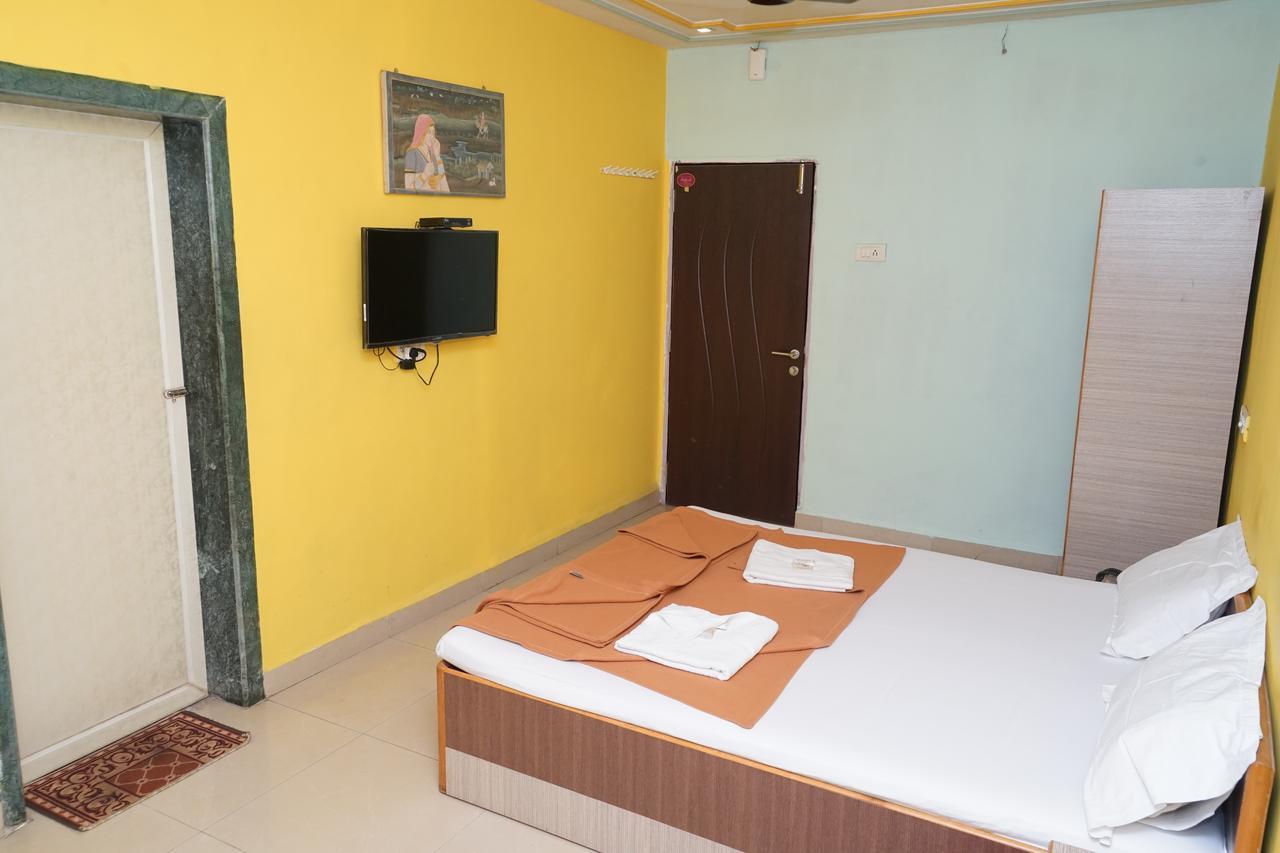 دامان Hotel Umesh المظهر الخارجي الصورة