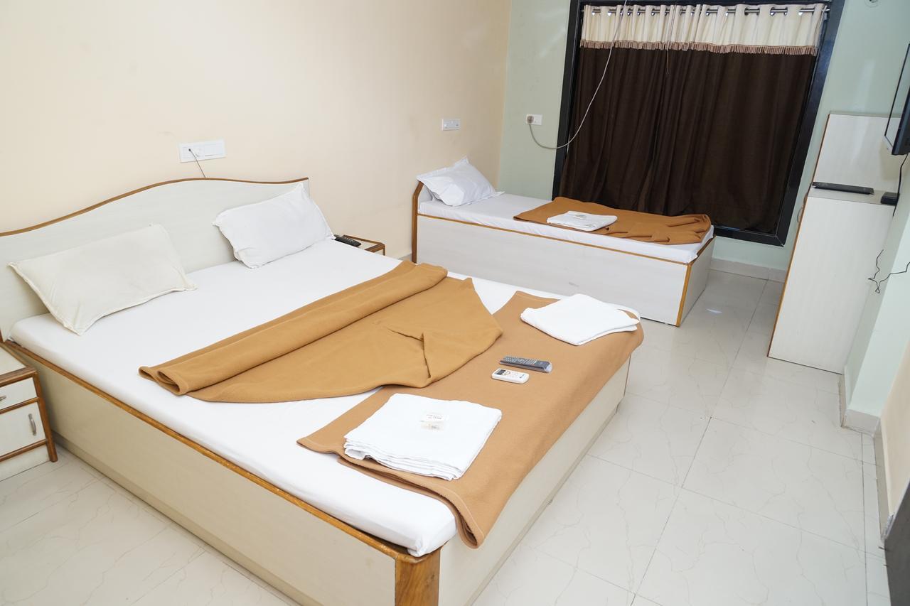 دامان Hotel Umesh المظهر الخارجي الصورة