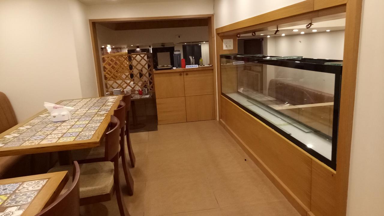 دامان Hotel Umesh المظهر الخارجي الصورة