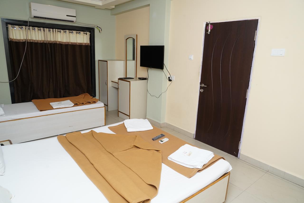 دامان Hotel Umesh المظهر الخارجي الصورة