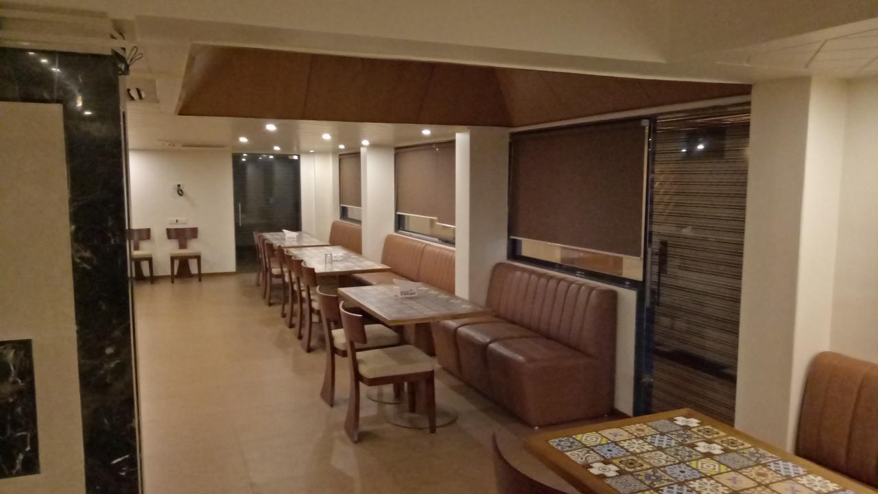 دامان Hotel Umesh المظهر الخارجي الصورة